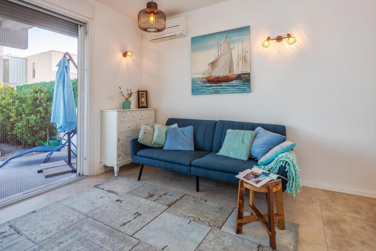 Sea View With Garden Apartment Joshua Split Kültér fotó