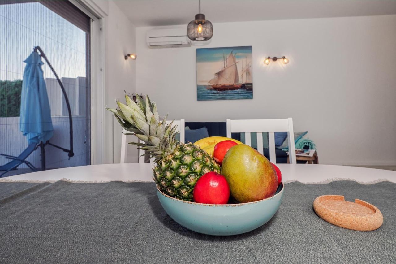 Sea View With Garden Apartment Joshua Split Kültér fotó