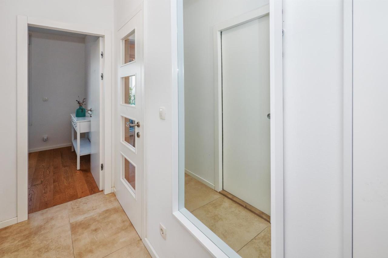 Sea View With Garden Apartment Joshua Split Kültér fotó