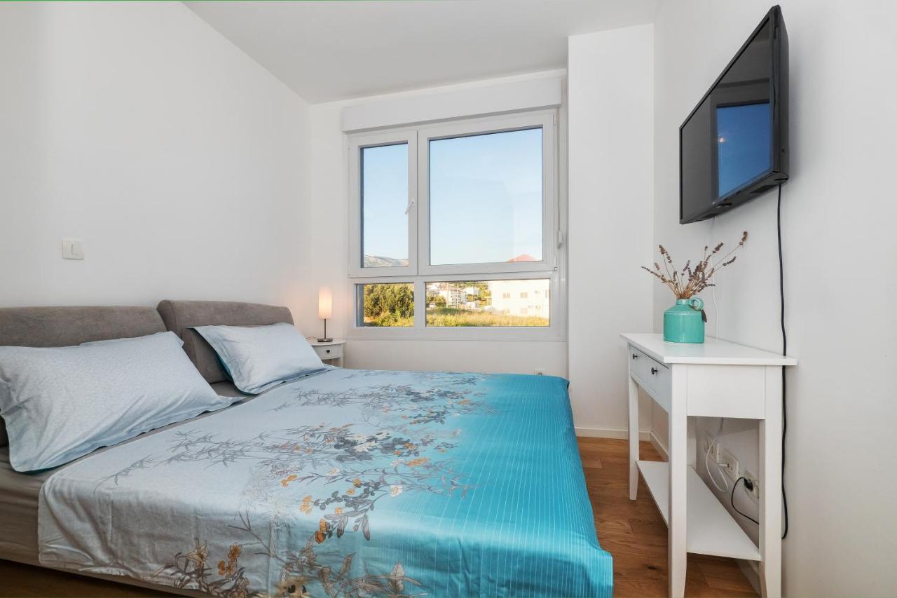 Sea View With Garden Apartment Joshua Split Kültér fotó